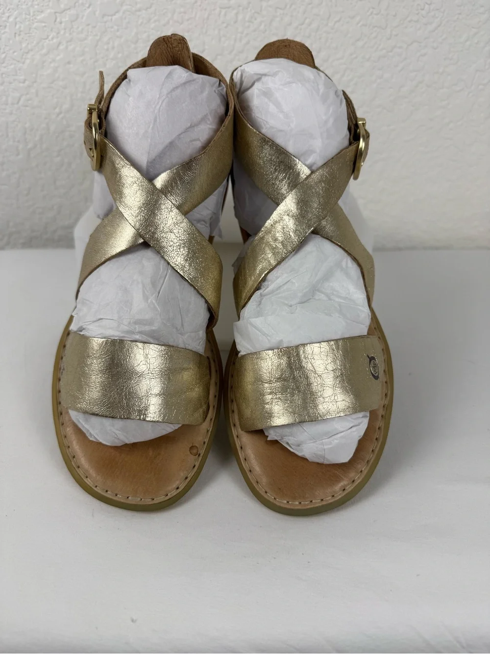 Born | F25510 | Metallic Gold Leather Crisscross Sandals | Ankle Strap | Size 7